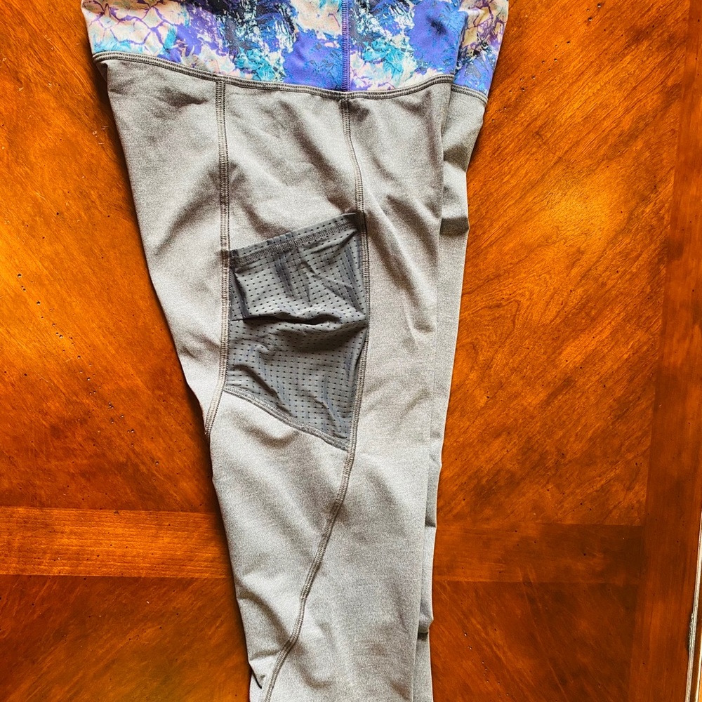 Ivivva by Lululemon Girl’s size 14 Capri Tights - Picture 11 of 12